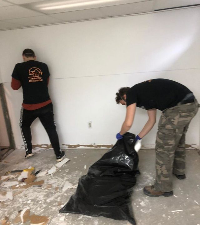o (1) Water damage